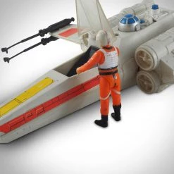 RARE-T Star Wars 1978 Generation 1 Luke Skywalker With R2D2 X-Wing Fighter Custom Museum Display Collectible Statues