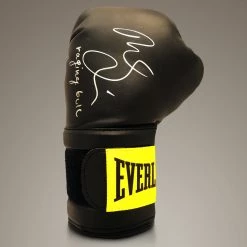 GIAN Signed Memorabilia Raging Bull - Hand-Signed Boxing Glove By Robert De Niro Museum Display 9 GIAN Signed Memorabilia Raging Bull - Hand-Signed Boxing Glove By Robert De Niro Museum Display