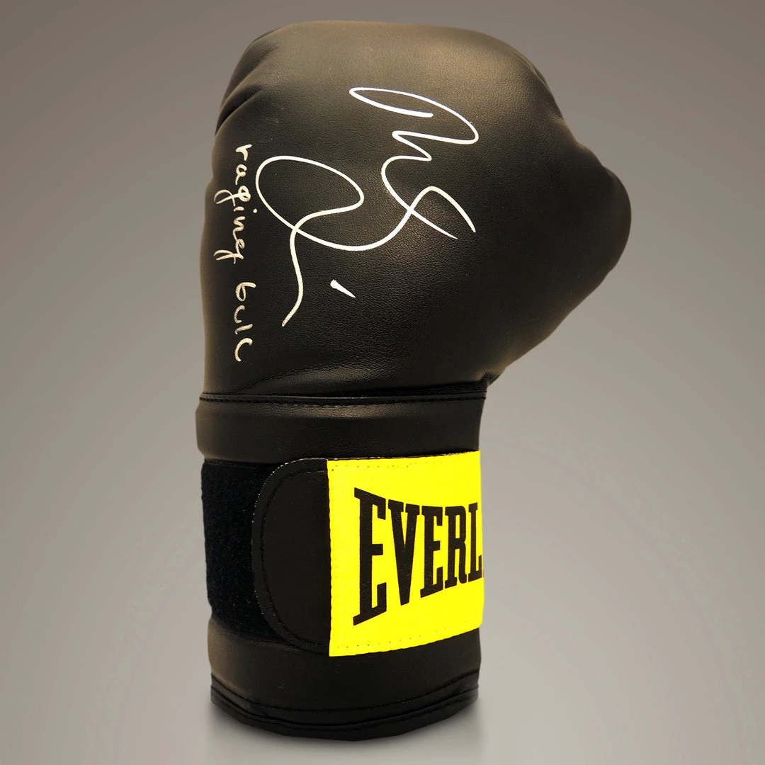 GIAN Signed Memorabilia Raging Bull - Hand-Signed Boxing Glove By Robert De Niro Museum Display 4 GIAN Signed Memorabilia Raging Bull - Hand-Signed Boxing Glove By Robert De Niro Museum Display