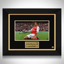 RARE-T Arsenal - Alexis Sanchez Photo Limited Signature Edition Studio Licensed Custom Frame