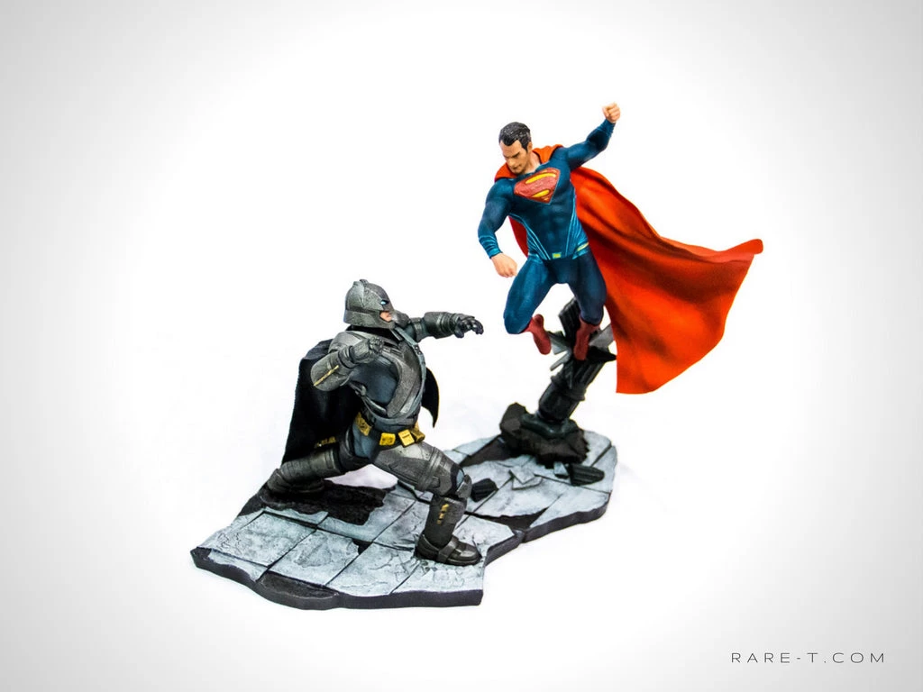 RARE-T Batman Vs Superman - Epic Battle Limited Edition Statue Collectible Statues 4 RARE-T Batman Vs Superman - Epic Battle Limited Edition Statue Collectible Statues