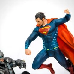 RARE-T Batman Vs Superman - Epic Battle Limited Edition Statue Collectible Statues 14 RARE-T Batman Vs Superman - Epic Battle Limited Edition Statue Collectible Statues