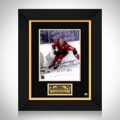 RARE-T Chicago Blackhawks - Bobby Hull Photo Limited Signature Edition Studio Licensed Custom Frame Limited Edition Frames