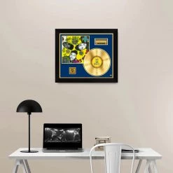RARE-T De La Soul Three Feet High Gold LP Limited Signature Edition Studio Licensed Custom Frame Limited Edition Frames