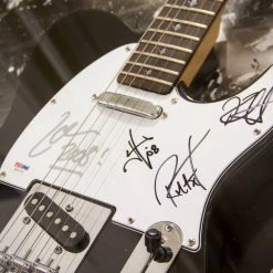 Rare-T Exclusive 'Metallica Band Signed Guitar' Custom Frame Swords & Props