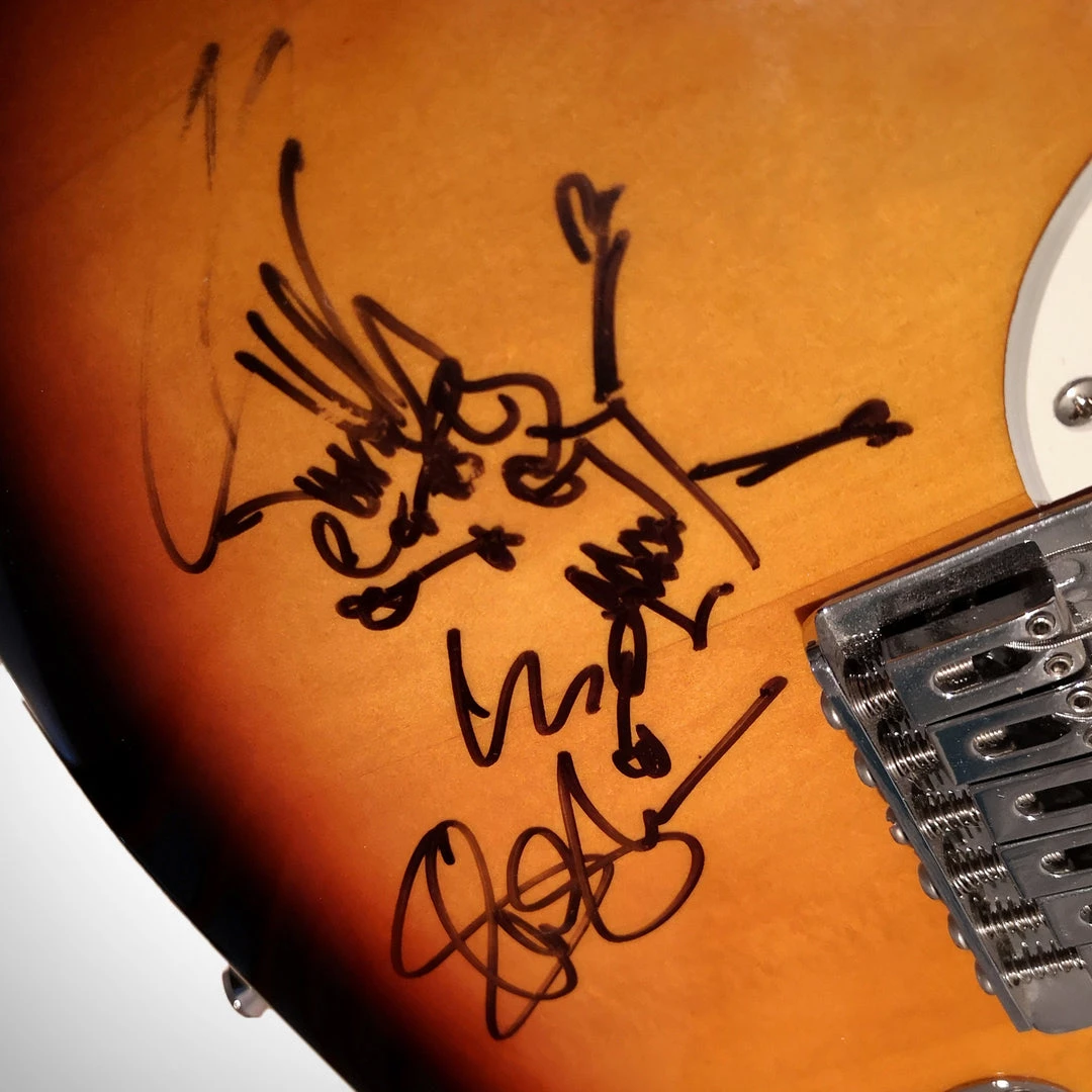 PPC Guns N 'Roses- Beckett Certified Hand-Signed Sunburst Fender Squier Guitar By Slash Custom Frame 3 PPC Guns N 'Roses- Beckett Certified Hand-Signed Sunburst Fender Squier Guitar By Slash Custom Frame
