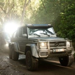 Toy Wonders Jurassic World - Mercedes Benz G63 Amg 6X6 Exclusive Elite Edition Die-Cast Car Display Set