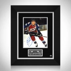 RARE-T Sports Memorabilia Colorado Avalanche Joe Sakic Photo Limited Signature Edition Studio Licensed Custom Frame