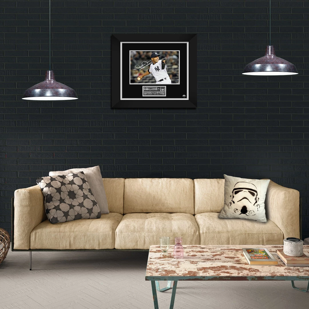 RARE-T Sports Memorabilia New York Yankees - Mariano Rivera Photo Limited Signature Edition Licensed Custom Frame 2 RARE-T Sports Memorabilia New York Yankees - Mariano Rivera Photo Limited Signature Edition Licensed Custom Frame