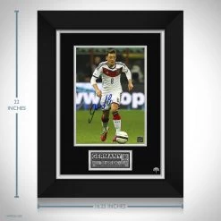RARE-T Germany - Mesut Özil Photo Limited Signature Edition Studio Licensed Custom Frame