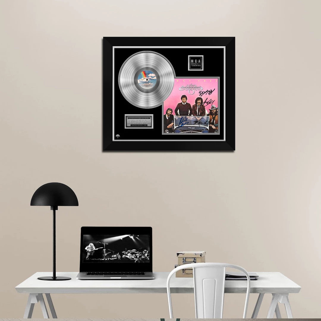 RARE-T Limited Edition Frames Oak Ridge Boys - Fancy Free Platinum LP Limited Signature Edition Studio Licensed Custom Frame 2 RARE-T Limited Edition Frames Oak Ridge Boys - Fancy Free Platinum LP Limited Signature Edition Studio Licensed Custom Frame