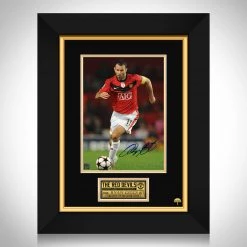 RARE-T Manchester United - Ryan Giggs Photo Limited Signature Edition Studio Licensed Custom Frame
