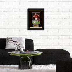 RARE-T Manchester United - Ryan Giggs Photo Limited Signature Edition Studio Licensed Custom Frame