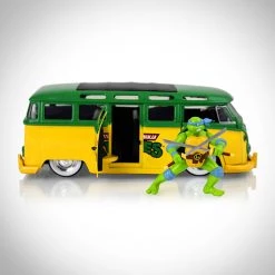 Toy Wonders TMNT 1962 Volkswagen Bus & Leonardo Metal Die-Cast - Premium Display