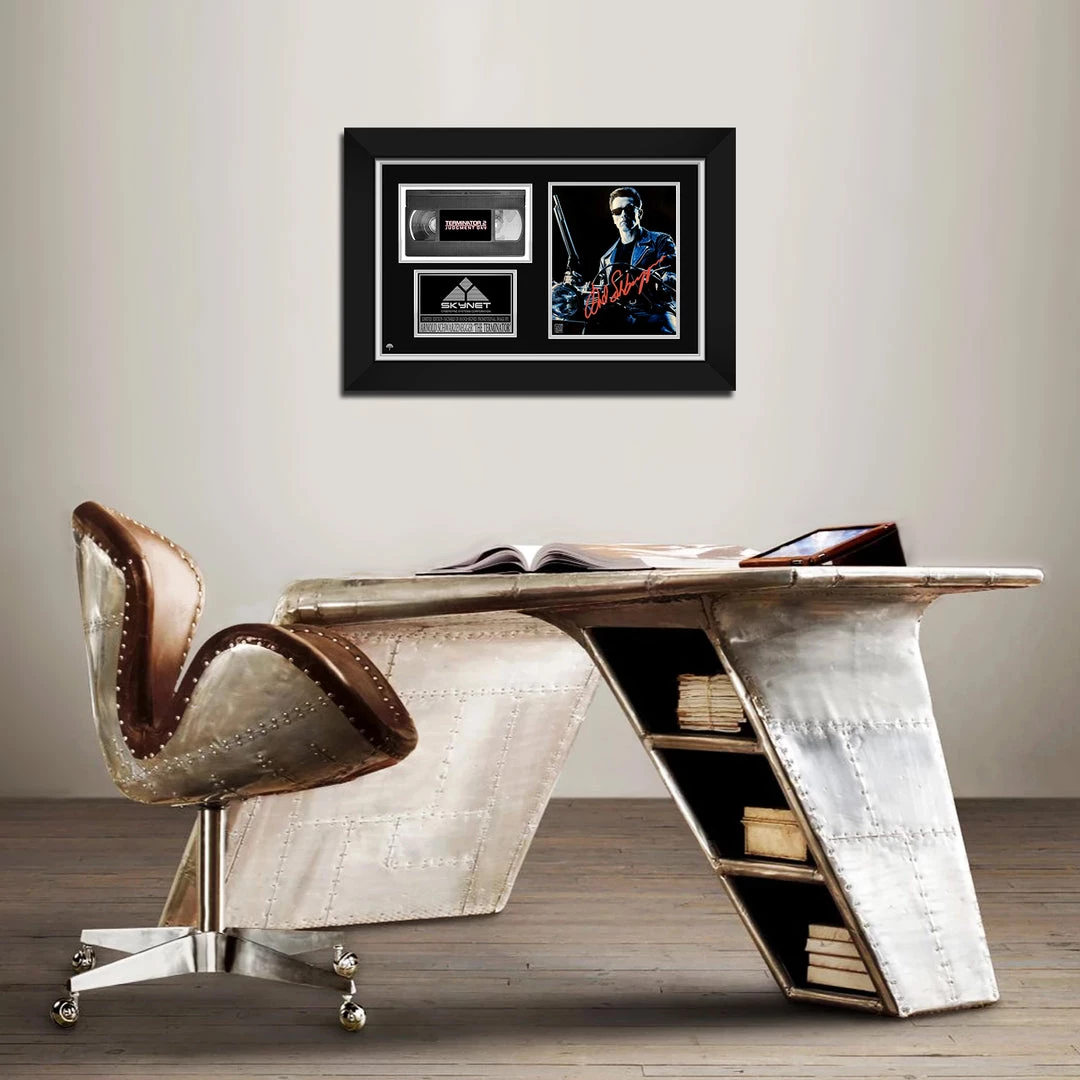 RARE-T Terminator 2 : Judgement Day Photo & VHS Limited Signature Edition Studio Licensed Custom Frame 2 RARE-T Terminator 2 : Judgement Day Photo & VHS Limited Signature Edition Studio Licensed Custom Frame