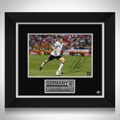 RARE-T Sports Memorabilia Germany - Thomas Mller Photo Limited Signature Edition Studio Licensed Custom Frame