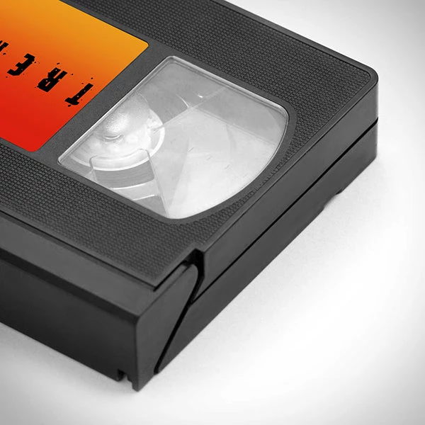 RARE-T Tremors Photo & VHS Limited Signature Edition Studio Licensed Custom Frame NEW 8 RARE-T Tremors Photo & VHS Limited Signature Edition Studio Licensed Custom Frame NEW