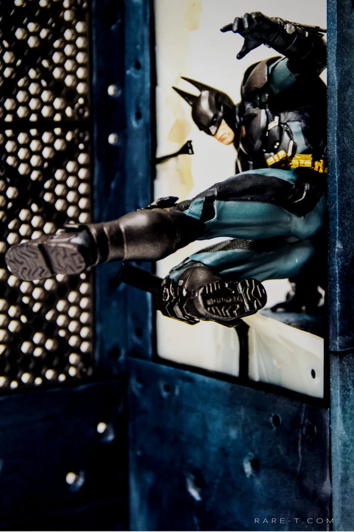 RARE-T First Modular Base Sculpted 'Batman - Arkham Knight' Statue 3 RARE-T First Modular Base Sculpted 'Batman - Arkham Knight' Statue