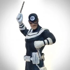 RARE-T Bullseye Vintage Marvel Numbered Statue/Chess Piece