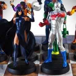 RARE-T Game Room Limited Edition Dc Vintage Chess Set With 32 Numbered Eagle Moss Figures & Comic Books.