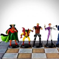 RARE-T Game Room Limited Edition Dc Vintage Chess Set With 32 Numbered Eagle Moss Figures & Comic Books.