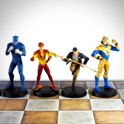 RARE-T Game Room Limited Edition Dc Vintage Chess Set With 32 Numbered Eagle Moss Figures & Comic Books.