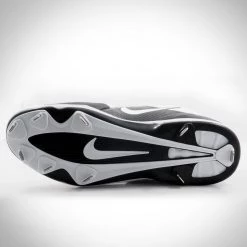 GIAN Derek Jeter Hand-Signed Cleat Signed Memorabilia