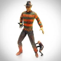 RARE-T A Nightmare On Elm Street - Movie Maniacs Series 1 Bloody Version Freddy Krueger Figure Unopened