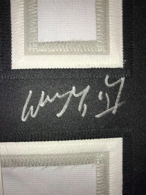 GIAN Wayne Gretzky - Los Angeles Kings Handsigned Hockey Jersey 2 GIAN Wayne Gretzky - Los Angeles Kings Handsigned Hockey Jersey