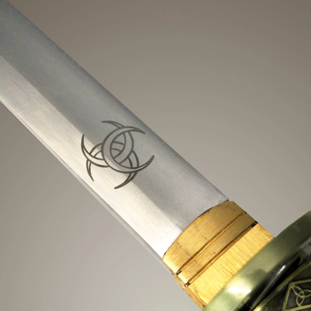 APW Signed Memorabilia Walking Dead Hand-Signed Michonne Sword By Danai Gurira And Andrew Lincoln Displayed On A 2 Tier Wooden Stand. 3 APW Signed Memorabilia Walking Dead Hand-Signed Michonne Sword By Danai Gurira And Andrew Lincoln Displayed On A 2 Tier Wooden Stand.