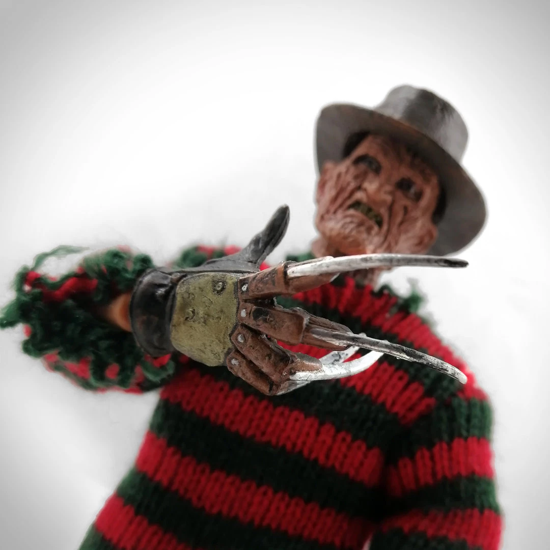 RARE-T Nightmare On Elm Street 2 - Freddy's Revenge Articulated & Interchangeable Clothed Freddy Statue 2 RARE-T Nightmare On Elm Street 2 - Freddy's Revenge Articulated & Interchangeable Clothed Freddy Statue