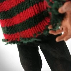 RARE-T Nightmare On Elm Street 2 - Freddy's Revenge Articulated & Interchangeable Clothed Freddy Statue 7 RARE-T Nightmare On Elm Street 2 - Freddy's Revenge Articulated & Interchangeable Clothed Freddy Statue