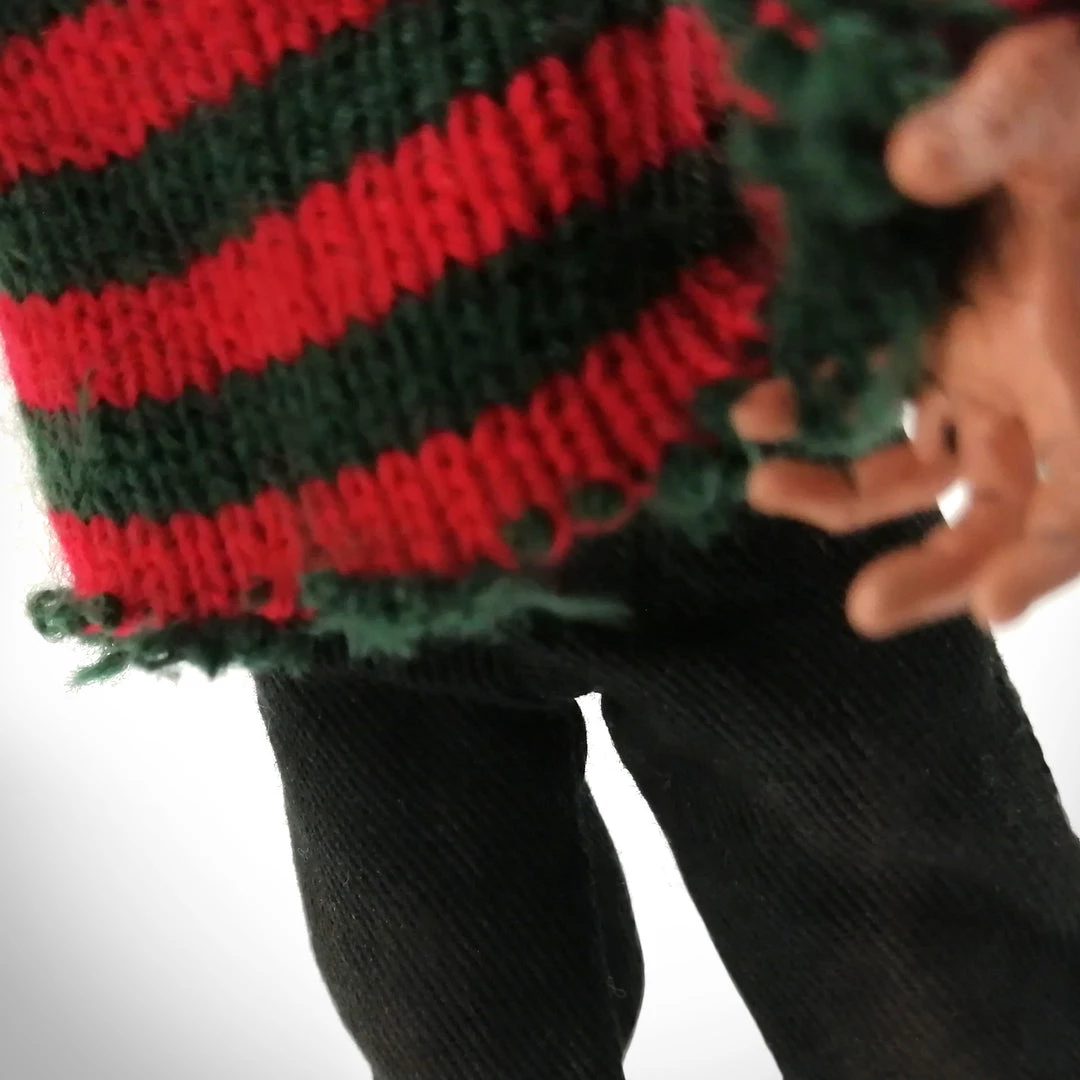 RARE-T Nightmare On Elm Street 2 - Freddy's Revenge Articulated & Interchangeable Clothed Freddy Statue 3 RARE-T Nightmare On Elm Street 2 - Freddy's Revenge Articulated & Interchangeable Clothed Freddy Statue