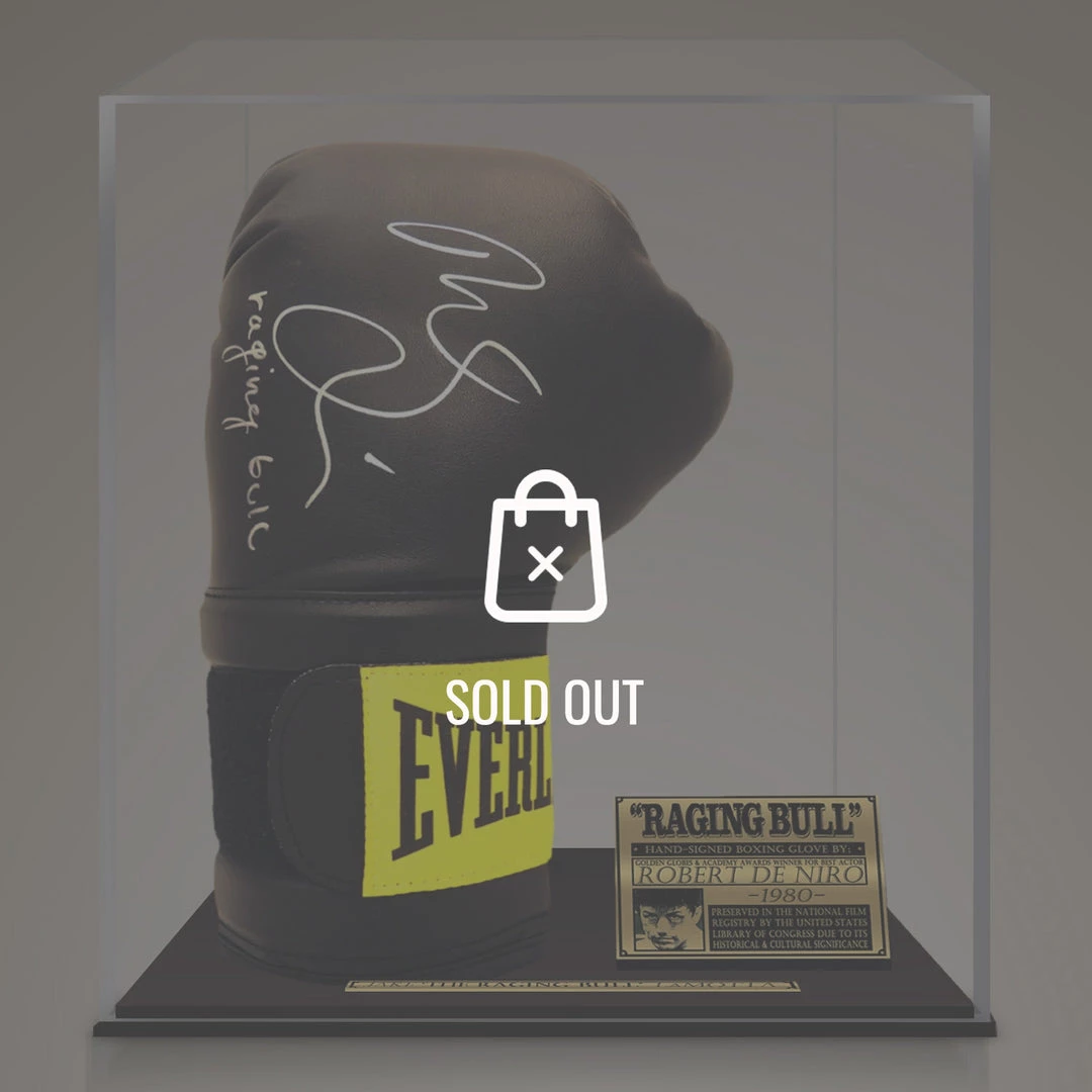 GIAN Signed Memorabilia Raging Bull - Hand-Signed Boxing Glove By Robert De Niro Museum Display 1 GIAN Signed Memorabilia Raging Bull - Hand-Signed Boxing Glove By Robert De Niro Museum Display