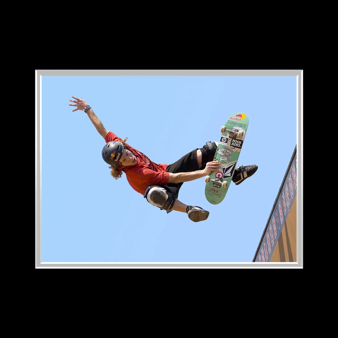 RARE-T Sports Memorabilia Shaun White Photo Limited Signature Edition Licensed Custom Frame 8 RARE-T Sports Memorabilia Shaun White Photo Limited Signature Edition Licensed Custom Frame