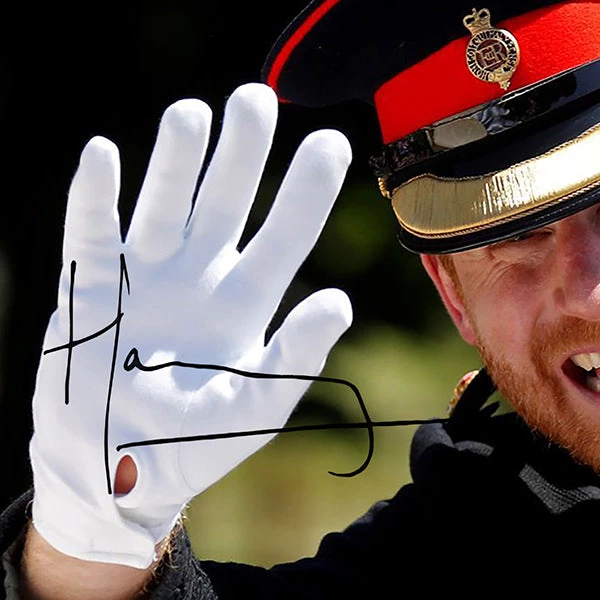 RARE-T Duchess Of Sussex Meghan & Prince Harry Limited Signature Edition Studio Licensed Custom Frame Limited Edition Frames 5 RARE-T Duchess Of Sussex Meghan & Prince Harry Limited Signature Edition Studio Licensed Custom Frame Limited Edition Frames