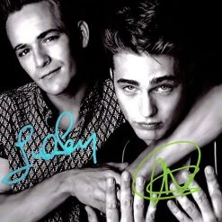 RARE-T Beverly Hills 90210 - Dylan & Brandon Photo Limited Signature Edition Studio Licensed Custom Frame Limited Edition Frames