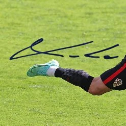 RARE-T Croatia - Luka Modri? Photo Limited Signature Edition Studio Licensed Custom Frame Limited Edition Frames