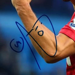 RARE-T Manchester United - Rio Ferdinand Photo Limited Signature Edition Studio Licensed Custom Frame Sports Memorabilia 10 RARE-T Manchester United - Rio Ferdinand Photo Limited Signature Edition Studio Licensed Custom Frame Sports Memorabilia