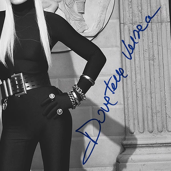 RARE-T Donatella Versace Photo Limited Signature Edition Studio Licensed Custom Frame 4 RARE-T Donatella Versace Photo Limited Signature Edition Studio Licensed Custom Frame