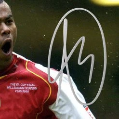 RARE-T Arsenal - Ashley Cole Photo Limited Signature Edition Studio Licensed Custom Frame 10 RARE-T Arsenal - Ashley Cole Photo Limited Signature Edition Studio Licensed Custom Frame