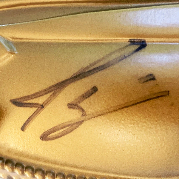 PPC Avengers Infinity Gauntlet 'Light-Up' Thanos Glove - Beckett Witnessed Hand Signed By Josh Brolin With Museum Display 3 PPC Avengers Infinity Gauntlet 'Light-Up' Thanos Glove - Beckett Witnessed Hand Signed By Josh Brolin With Museum Display