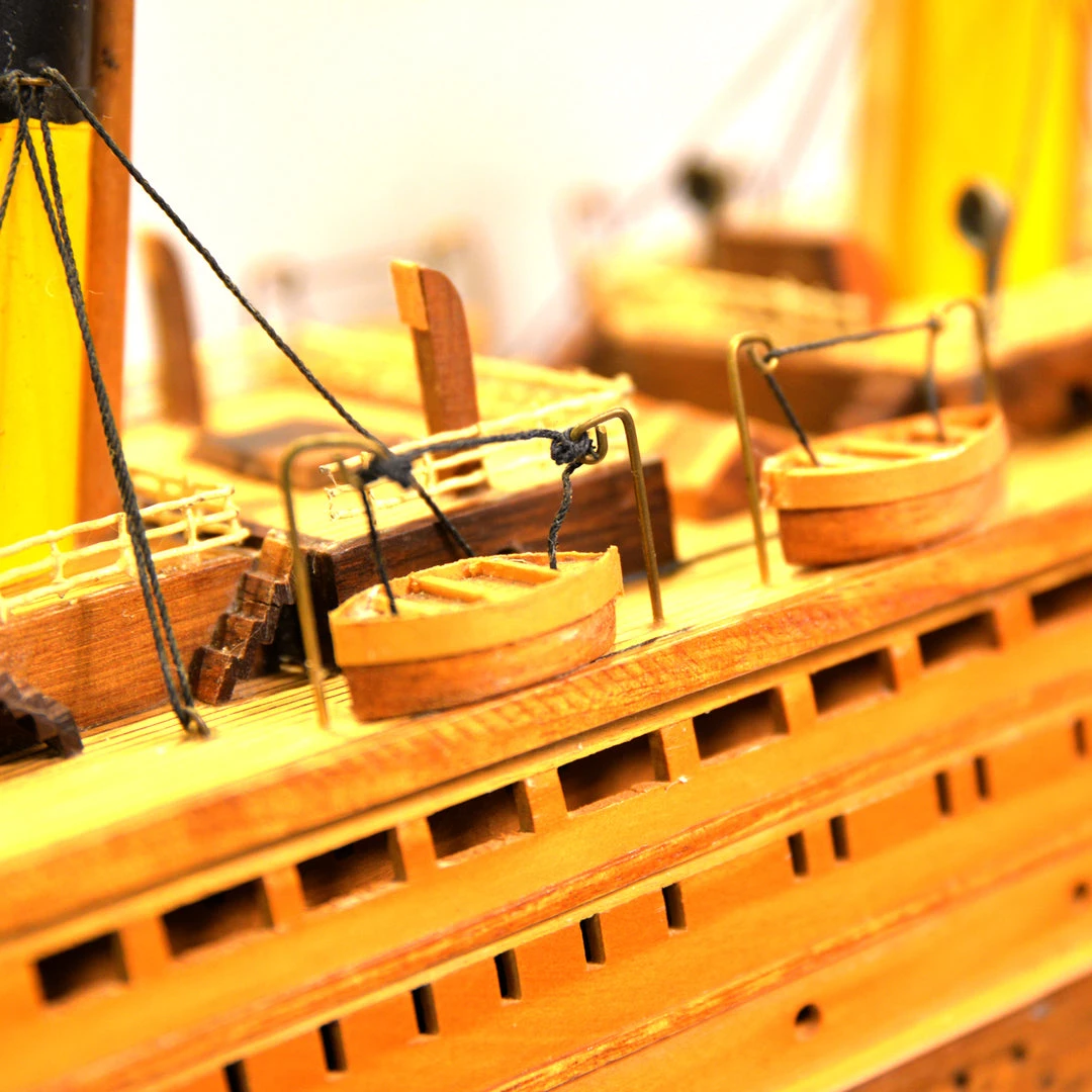 Titanic Boat Rare-T Exclusive Museum Display Swords & Props 7 Titanic Boat Rare-T Exclusive Museum Display Swords & Props