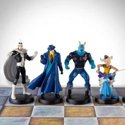 RARE-T Game Room Limited Edition Dc Vintage Chess Set With 32 Numbered Eagle Moss Figures & Comic Books.