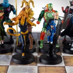 RARE-T Game Room Limited Edition Dc Vintage Chess Set With 32 Numbered Eagle Moss Figures & Comic Books.